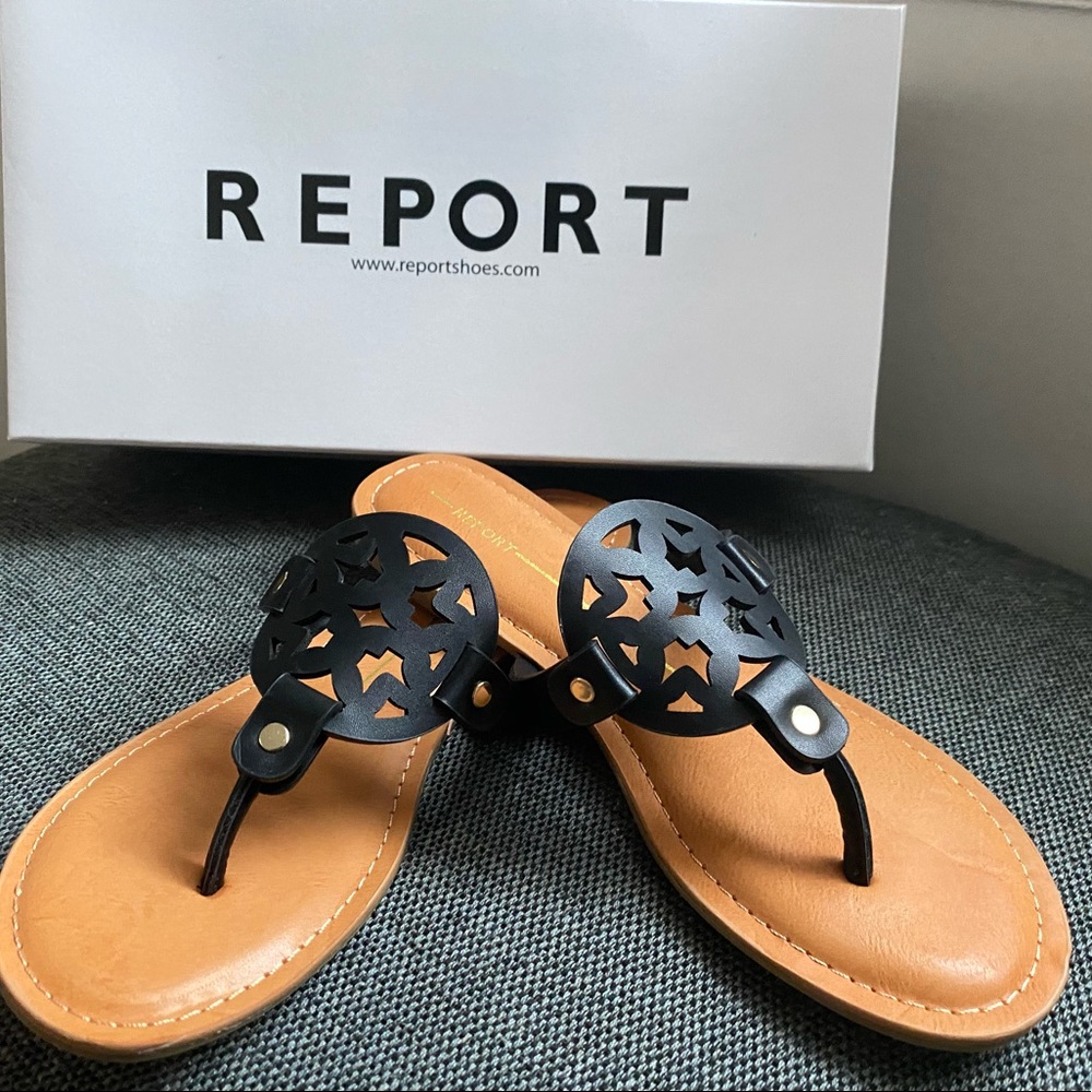 Report- Famous Footwear Black Sandals 7/8